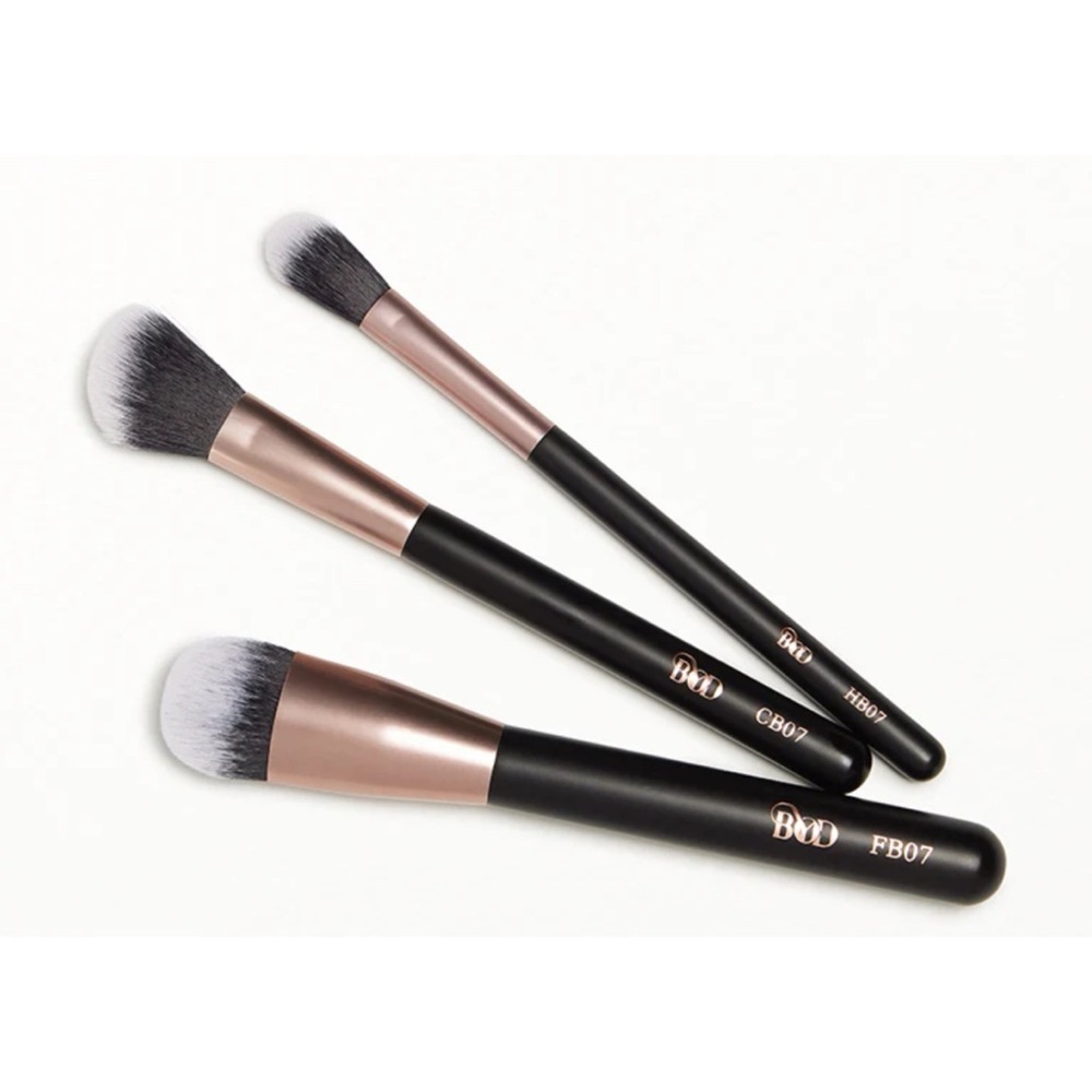 New BE YOUR OWN DESIRE BYOD 3pc makeup brush set